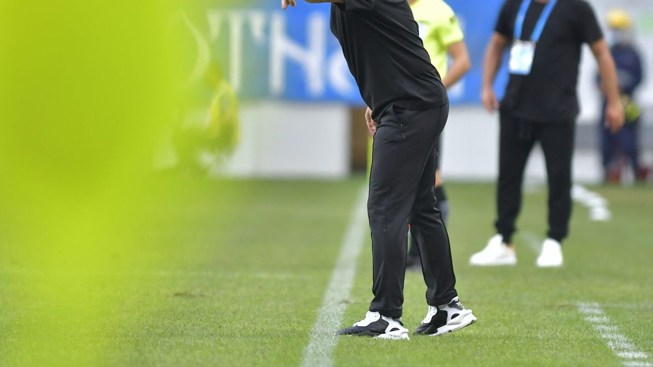 Gigi Becali, săgeți către Laurențiu Reghecampf. „Vorbiți despre asta!”