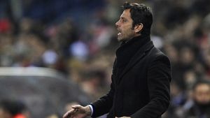 Portarul echipei lui Maradona a TURBAT!** A vrut să-l facă K.O. pe Quique Sanchez Flores: "E nebun? N-am făcut nimic să-l incit!"