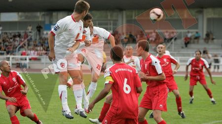 Bătuți de amatori!** Dinamo - Aix les Bains 1-2!