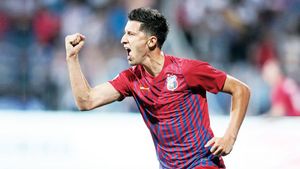 A debutat cu GOL la Steaua și promite să "rupă norii":** "Vă voi demonstra că NU sunt țeapă!" Mihai Costea, așa cum nu îl știai