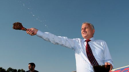 Bucur: "Craiova, Buzăul și Urziceniul sunt singurele echipe care joacă numai pe teren"