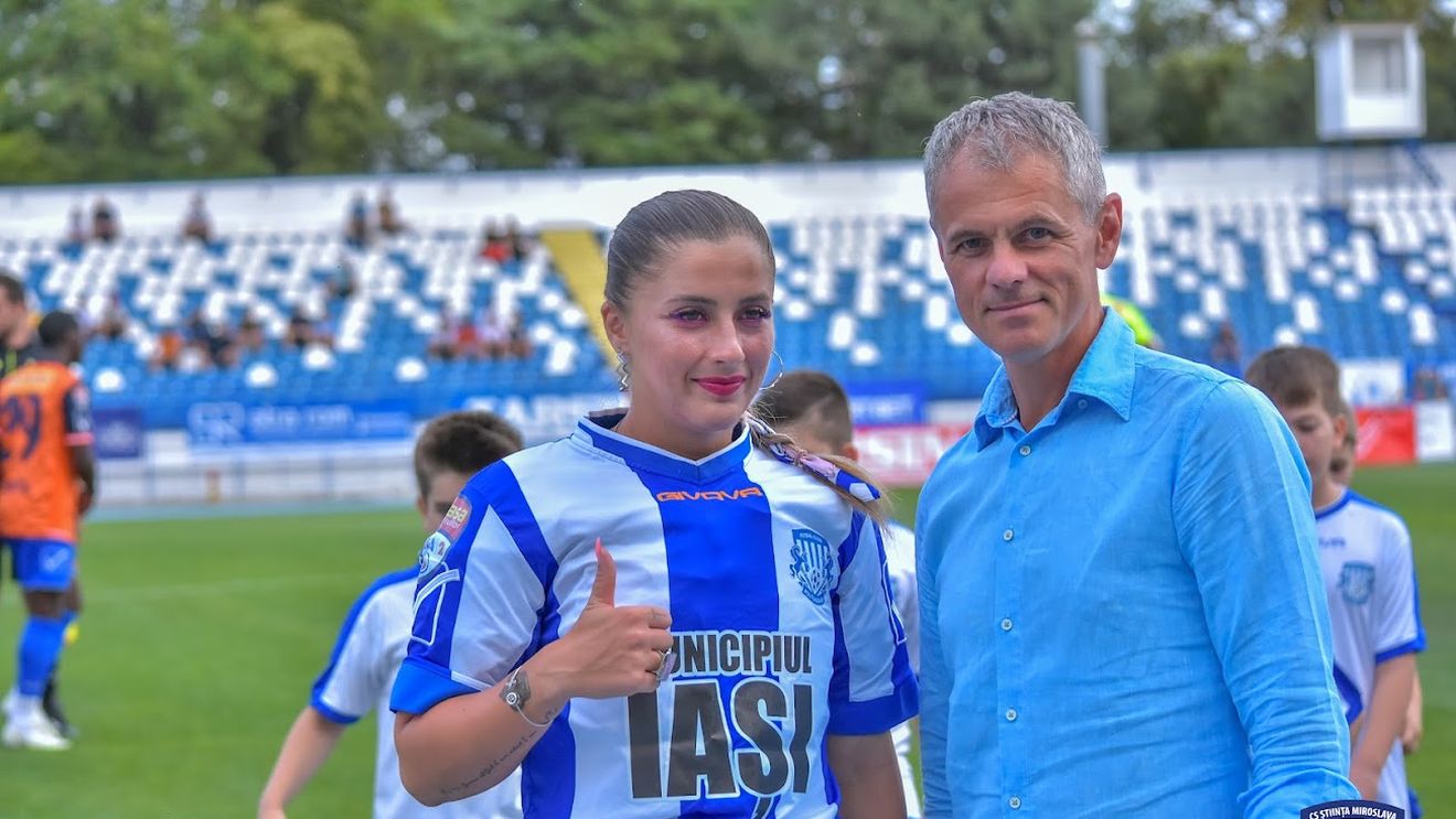 Andreea Prisăcariu a dat lovitura de începere la amicalul Poli Iași – Știința Miroslava. ”Eu sunt dinamovistă, dar am venit special pentru ei acum”