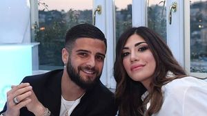 Surpriză uriașă și zi de neuitat pentru căpitanul lui Napoli! Superba soție i-a făcut cadou un bolid de 200.000 de euro. Cum a fost surprins starul din Serie A