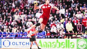 Alo, fotbalul? Handbalul e pe fir!** Din 2005 naționala feminină de handbal oferă românilor spectacol și medalii