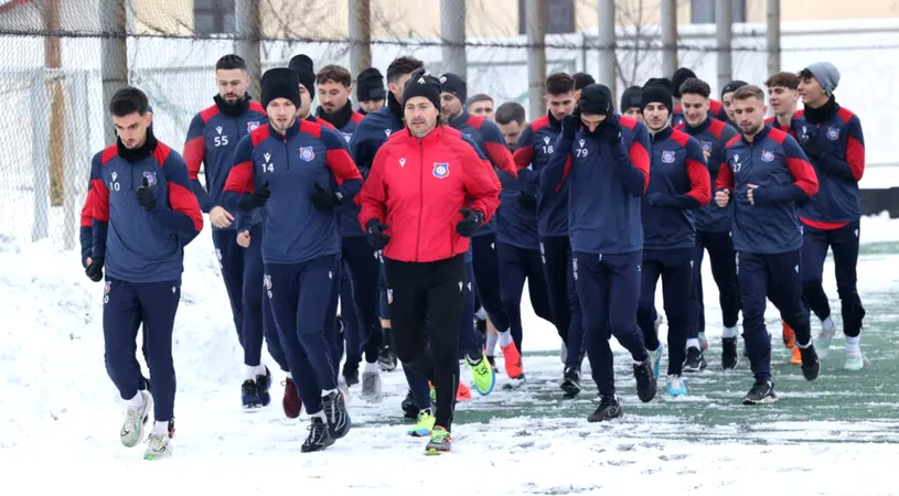 FC Bihor s-a reunit cu gândul la play-off și are o primă achiziție, dar și trei reveniri în lot! Orădenii s-au mai despărțit de un jucător și despre altul nu spun nimic