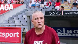 Dan Petrescu îl avertizează pe Louis Munteanu: „Indiferent unde va juca și ce va face”. Antrenorul a sesizat problema jucătorilor săi, în Europa: „Am jucat și știu”