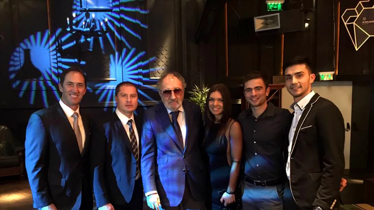 Imaginea serii la Gala Tenisului Românesc | Simona Halep, alături de membrii staff-ului și Ion Țiriac: 