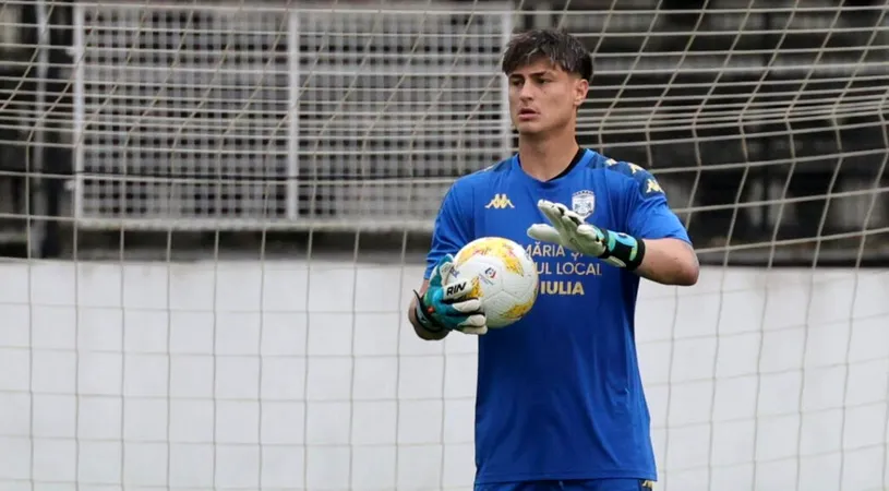 Plecat din Liga 3, Răzvan Ducan a semnat în SuperLiga României! Fostul portar al Unirii Alba Iulia a fost prezentat de Rapid