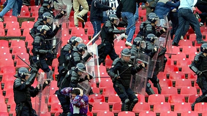 Măsură incredibilă luată în Serbia!** Șefii celor de la Steaua Roșie își "demolează" arena de frica fanilor lui Partizan