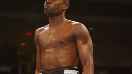 Vernon Forrest, împușcat mortal în cap, într-o benzinărie!