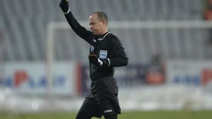 Ion Crăciunescu l-a făcut praf pe Marius Avram după meciul Viitorul - CFR. A judecat greșit două faze, ambele în avantajul clujenilor: "Trebuia roșu. Apoi, a fost penalty!"