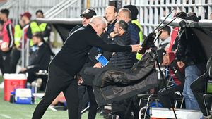 Rapid spune adio cupelor europene iar lui Marius Șumudică, geaca îi rămâne tot mai mică! Ce fotbaliști FCSB au fost esențiali pentru 2-1 în Giulești, victorie mare spre al doilea titlu consecutiv