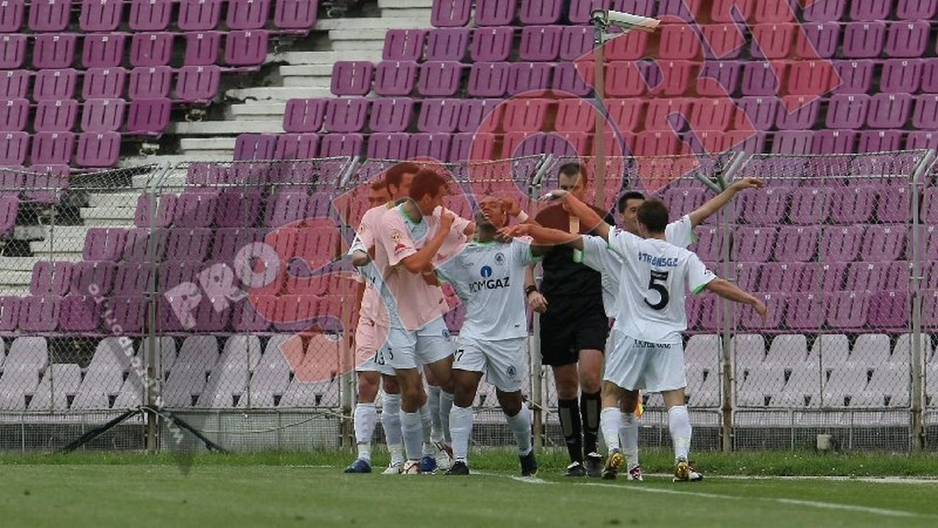 FOTO Dezastru pentru Poli:** Mediașul învinge în Banat cu dubla lui Eric!