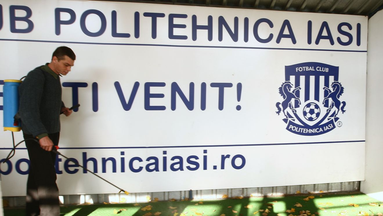 FOTO** Au "scos" gripa din vestiare! Dezinfecție la Poli Iași!