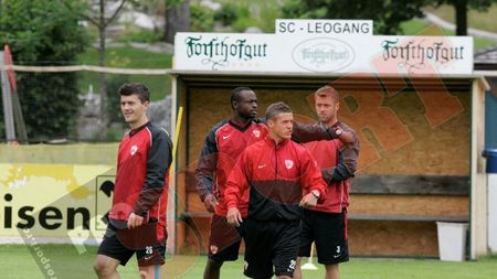 FOTO "Câinii" trag tare în Austria!** "E bine că nu suntem băgați în seamă! Le vom da peste nas!"