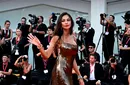 Mădălina Ghenea, fosta iubită a lui Dimitrov, s-a filmat în timp ce făcea asta la sală. Cea mai frumoasă actriță română a dezvăluit secretul formei sale de invidiat. GALERIE FOTO