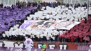 Derby-ul dintre Poli și Rapid, ocazie perfectă pentru o acțiunea caritabilă amplă, cu echipamente de joc speciale. Ce au pregătit cele două cluburi și cum pot ajuta suporterii