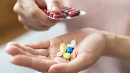 O handbalistă junioară din Timișoara a luat o supradoză de Nurofen! Un conflict familial se putea solda cu o tragedie