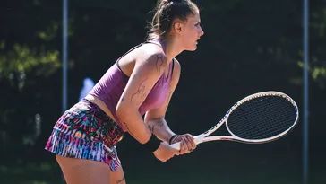 Cea mai controversată jucătoare WTA din România face ravagii la început de vară! Imagini incendiare cu Andreea Prisăcariu în costum de baie. GALERIE FOTO