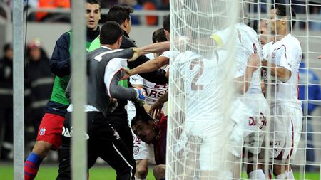 Reacții nesfârșite după bătaia pentru care ținem minte ultimul Steaua-Rapid!** Intră în scenă părinții: "Coman e lipsit de educație"