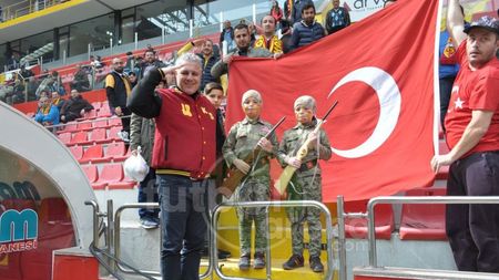 Victorie într-un meci nebun pentru Kayseri! Cinci goluri, un penalty, o eliminare și o repriză pe care Șumudică a văzut-o din tribune. Prima reacție a antrenorului român: "Aș fi campion dacă s-ar întâmpla asta!"