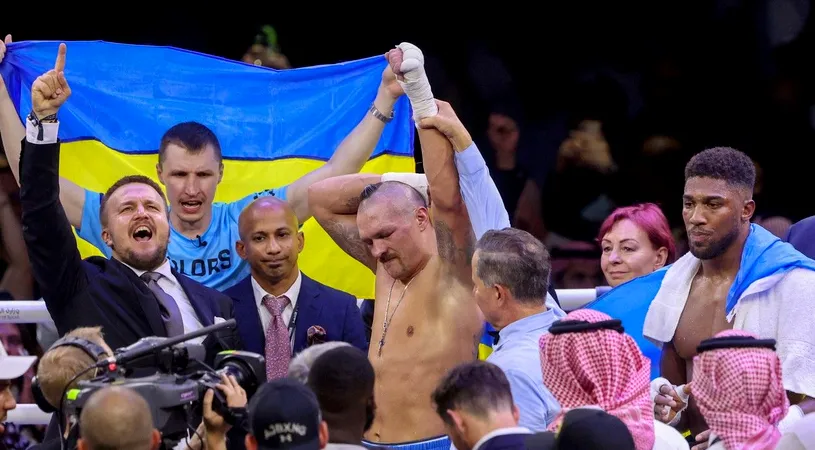 Oleksandr Usyk, victorie extraordinară împotriva lui Anthony Joshua. Pugilistul și-a apărat centurile mondiale îmbrăcat în culorile Ucrainei, iar Volodimir Zelenski nu a ezitat să-l felicite