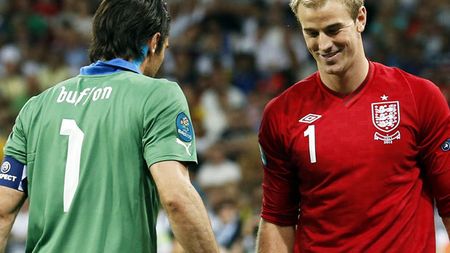 N-am nevoie de așa ceva, eu SIMT fotbalul!** SUPER TARE Buffon și-a lăsat MASCĂ‚ antrenorii și i-a dat clasă lui Hart înainte să înceapă 'LOTERIA'