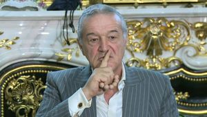 Motivul pentru care Gigi Becali a renunțat să îl prezinte pe Andrea Compagno la palat. Patronul FCSB s-a răzgândit cu câteva ore înaintea conferinței de presă