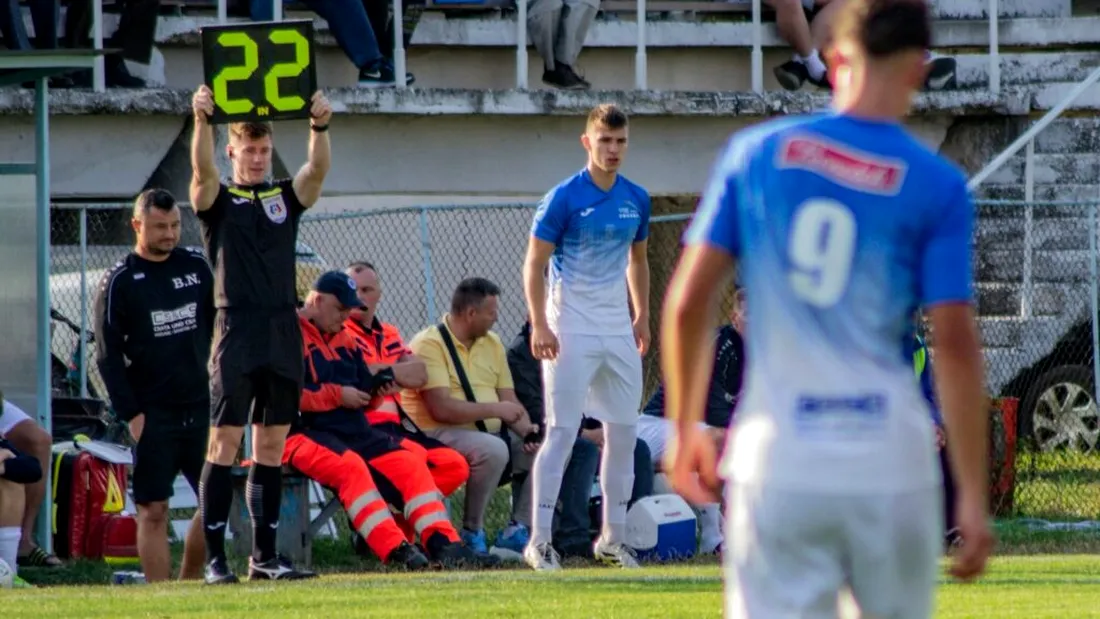 Fost antrenor secund la Șelimbăr, FC Voluntari, Concordia și Chindia, numit antrenor principal la CS Gheorgheni, în Liga 3