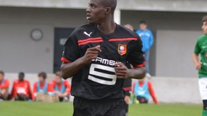 A stat doar trei luni în România, dar nu regretă nimic: "A fost o experiență utilă". Un fost fotbalist al Rapidului laudă Bucureștiul: "Un oraș magnific. Seamănă cu Parisul"