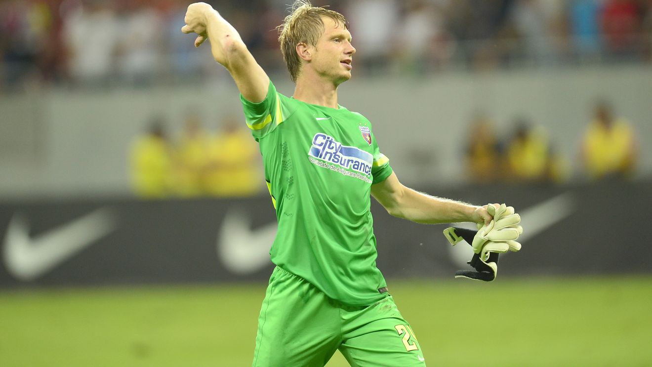 Arlauskis pleacă în Premier League: englezii anunță că portarul Stelei a bătut palma și va juca în Anglia. Cu cine s-a înțeles