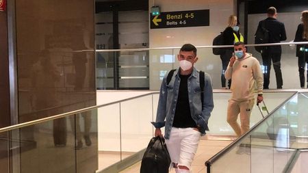 Claudiu Keșeru a aterizat în București! Primele imagini cu atacantul român, după ce s-a înțeles cu Gigi Becali | FOTO