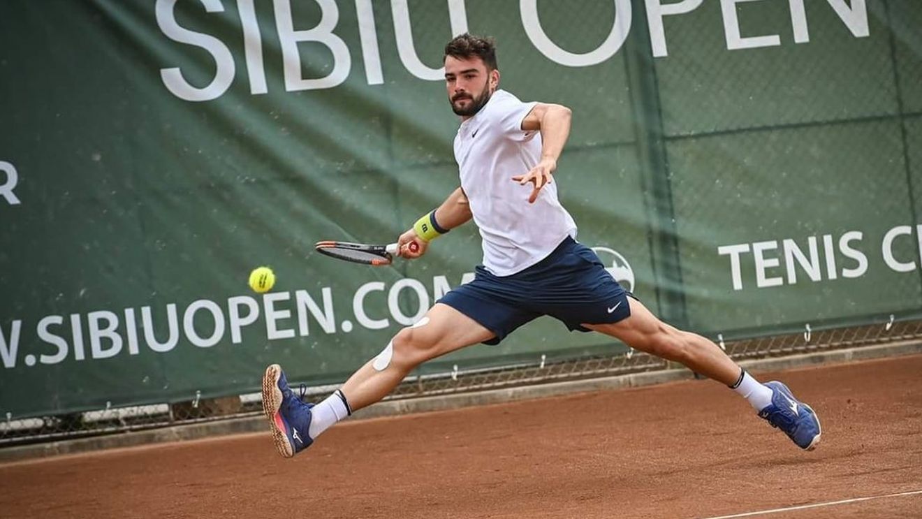 Ștefan Paloși, noul campion național la tenis, nu are sponsor: „Doar așa pot continua!" Cum a „furat" meserie de la un tenismen de top | EXCLUSIV