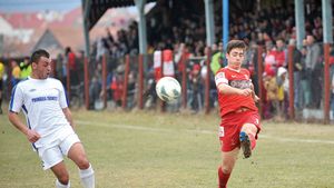 A jucat 7 ani la Steaua, dar s-a îndrăgostit de fotbal la Dinamo!** Un adolescent a refuzat transferul în Anglia pentru tricoul 'câinilor'. Țălnar l-a răsplătit: "Am fost uluit"