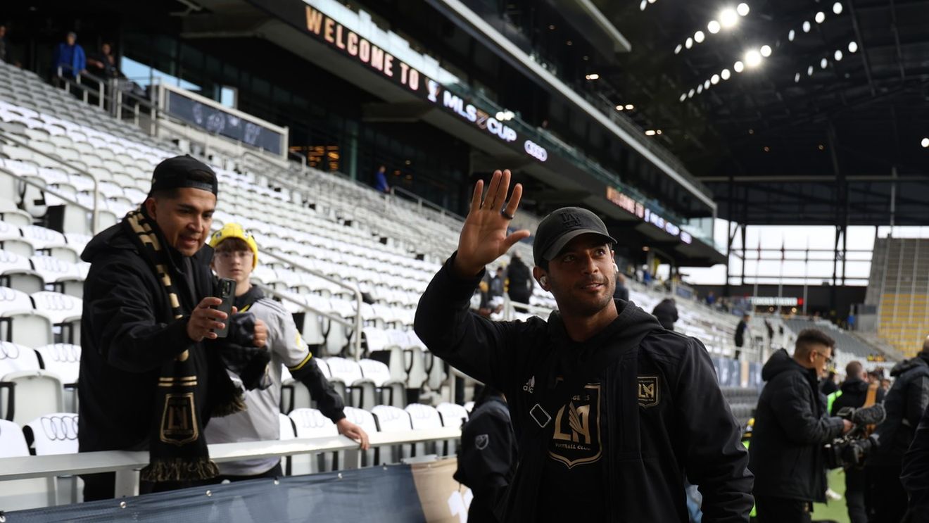 Mexicanul Carlos Vela, transferul bombă cu care Dinamo vrea să arunce în aer Superliga sau o nouă invenție anonimă pentru a băga de tot în ceață fanii "câinilor"? Ce scrie Transfermarkt