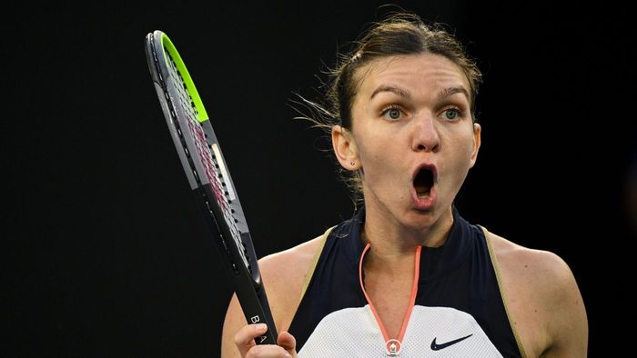 Perfecționismul Simonei Halep a produs un moment straniu în meciul câștigat clar cu Veronika Kudermetova! Comentatorilor nu le-a venit să creadă: „E chiar ciudat!"