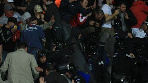 16 amenzi și 10 suporteri interziși** după Craiova - Dinamo