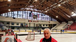 Blaturi pe cârnați și pe slănină la meciurile Stelei! Amintiri fabuloase din derby-urile de hochei cu Miercurea Ciuc, rememorate de fostul hocheist George Justinian | SPECIAL