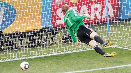 "Este vina asistentului pentru golul anulat al lui Lampard!"