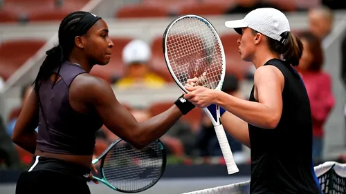 Coco Gauff, adusă cu picioarele pe pământ după 16 victorii consecutive! Ce a pățit campioana de la US Open în semifinala cu Iga Swiatek de la Beijing