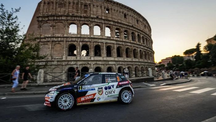 Ce reușită pentru motorsportul românesc! Simone Tempestini a urcat pe locul 2 în Campionatul European de Raliuri