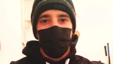 Povestea tânărului vândut de părinți cu 10.000 de dolari în Canada! S-a întors în România să joace fotbal, iar acum este hocheist la Sportul Studențesc. „Joacă bine" | EXCLUSIV