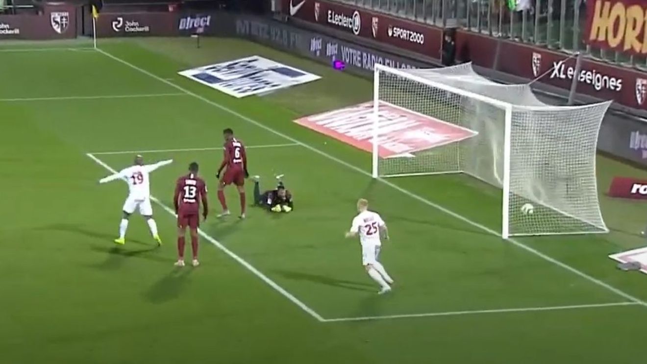 Veste bună în Franța!  Jucătorul din Ligue 1 infectat cu noul Covid-19 a ieșit din comă, dar starea lui nu e stabilă. „Se află sub o supraveghere continuă!”