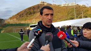 Bogdan Vintilă se contrazice: „Sunt mulțumit de jucători”/„Nimeni nu e în formă” | VIDEO