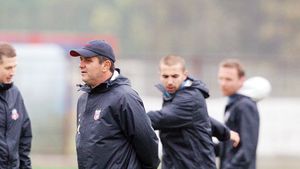 Discursul "Fiarei"** Cum pregătește Lăcătuș marele derby