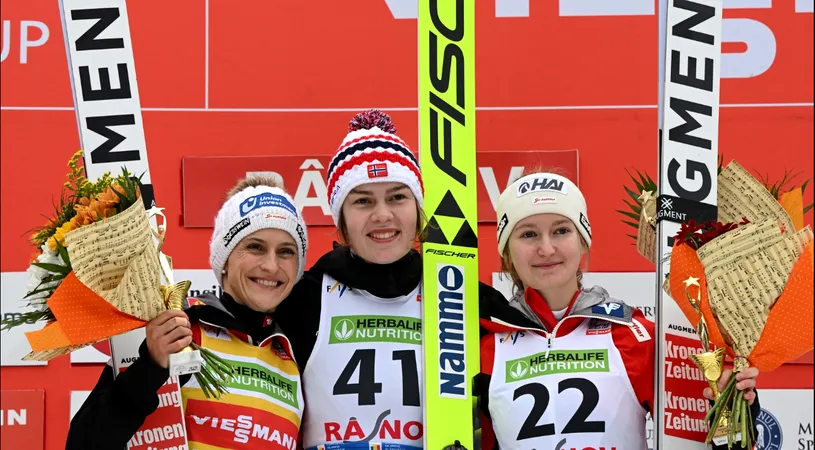 Anna Odine Stroem a câștigat încă un concurs la Cupa Mondială de sărituri cu schiurile organizată în Râșnov. Românca Daniela Haralambie și-a rezervat locul 11