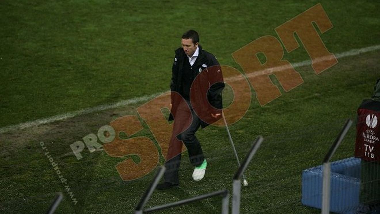 Trică, nedumerit:** "MM de ce a mai stat pe bancă dacă nu credea în calificare?"