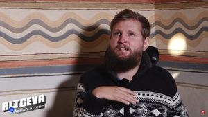 A rămas înmărmurit când a auzit cât plătește Mihai Neșu impozit cu noile taxe impuse de Guvernul Bolojan: „Nu te iartă sărăcimea nici în mormânt”