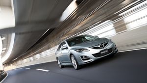 FOTO Mazda 6** facelift, lansată la Geneva
