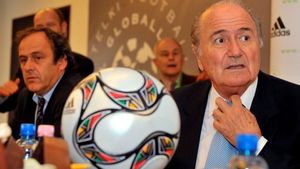 Planul REVOLUȚIONAR al lui Platini, descoperit!** Campionatele se vor juca vara, turneele finale la sfârșitul iernii!